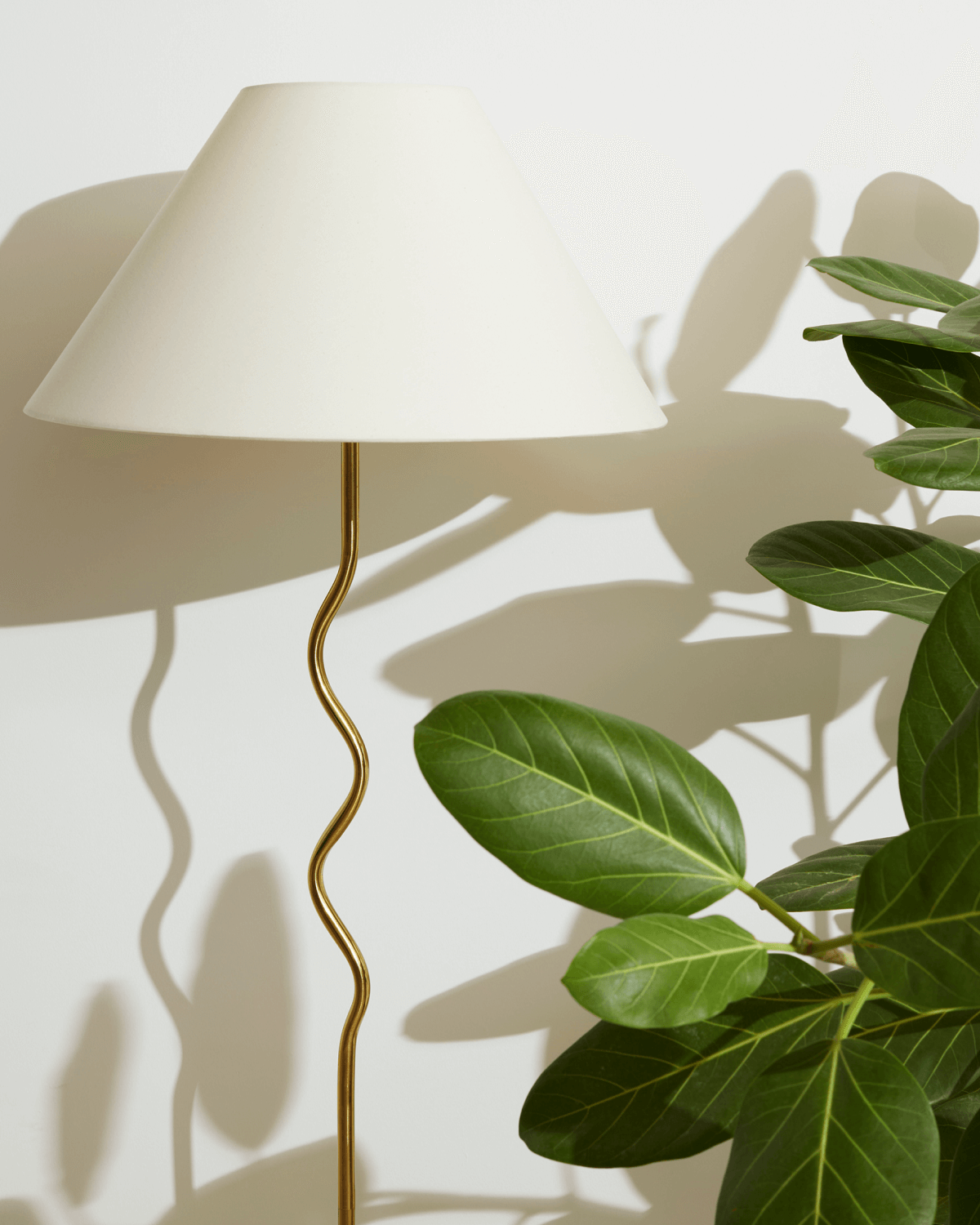 The Wavy Floor Lamp