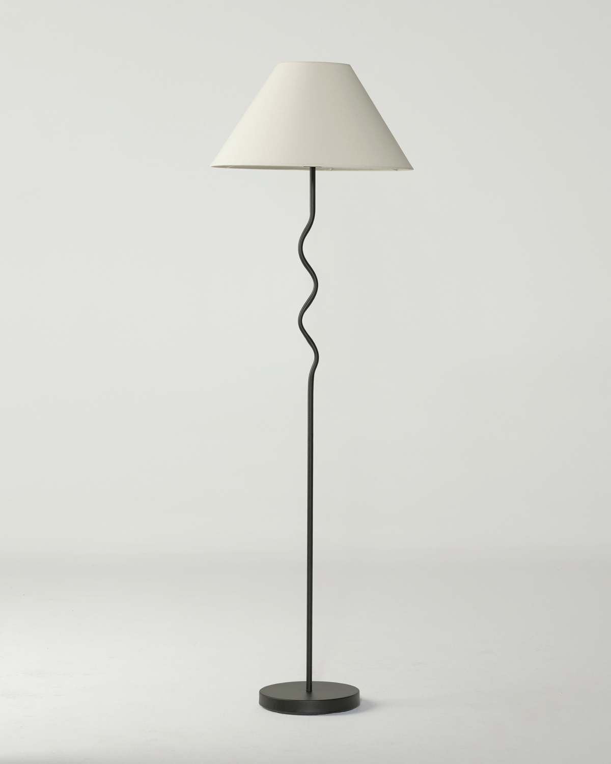 The Wavy Floor Lamp