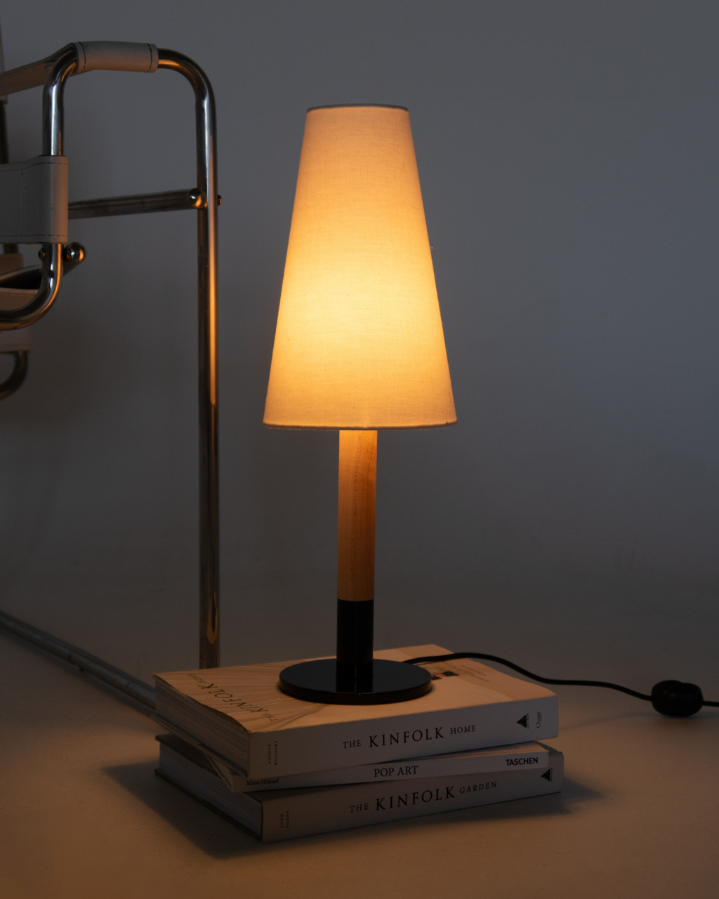 The Arthur Table Lamp