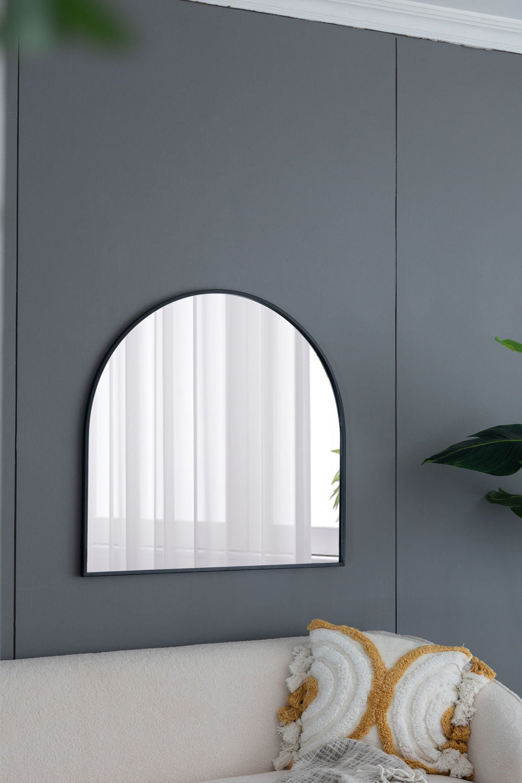 Elegant Arched Mirror With Metal Frame – Wall Mirror for Living Room, Bedroom, or Entryway