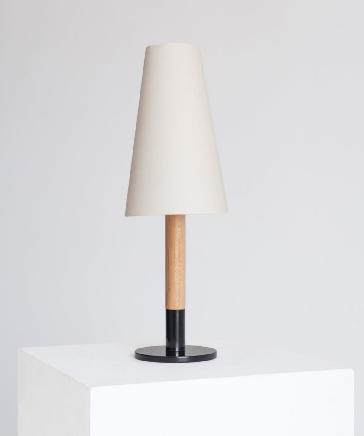 The Arthur Table Lamp