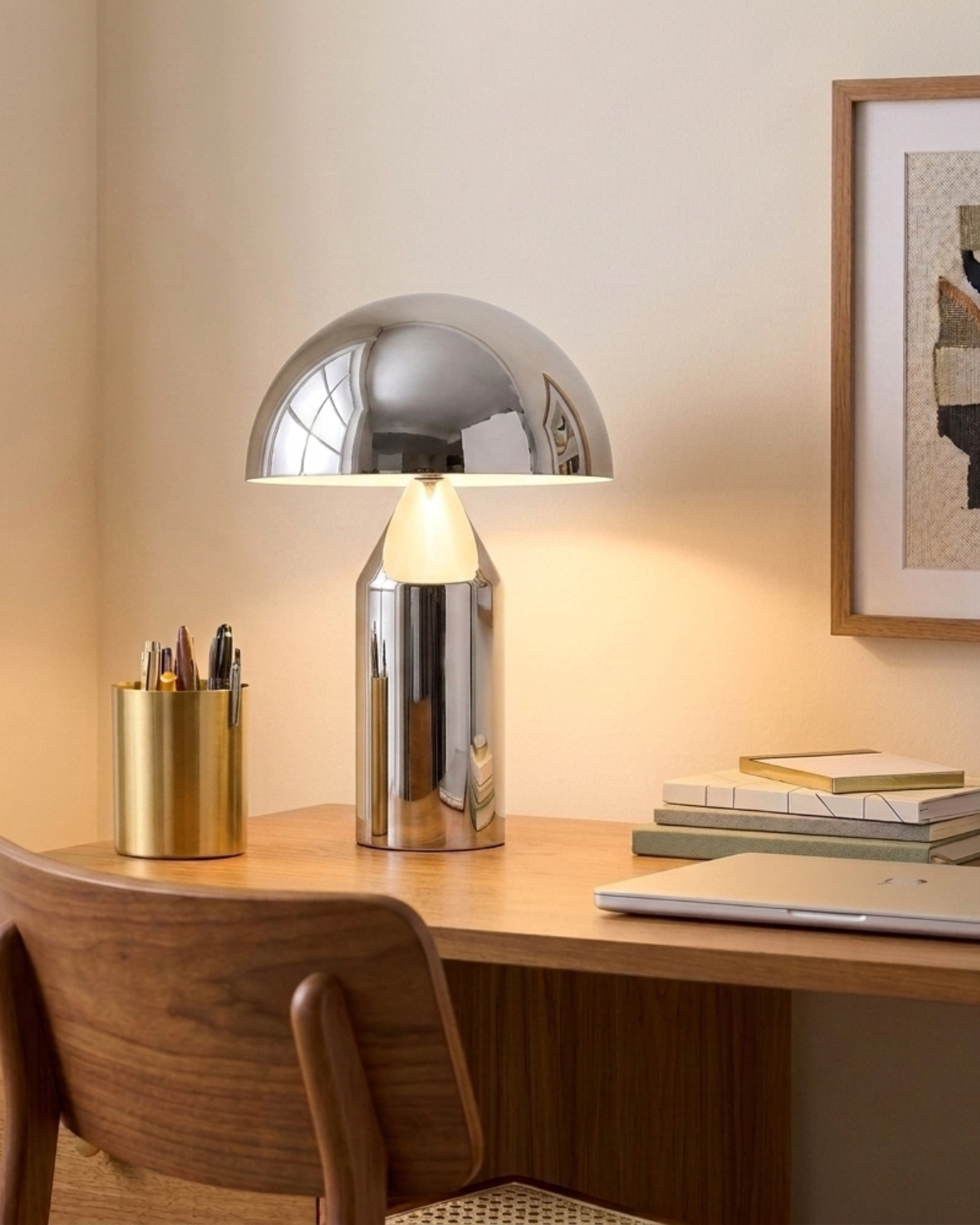 The Venus Table Lamp