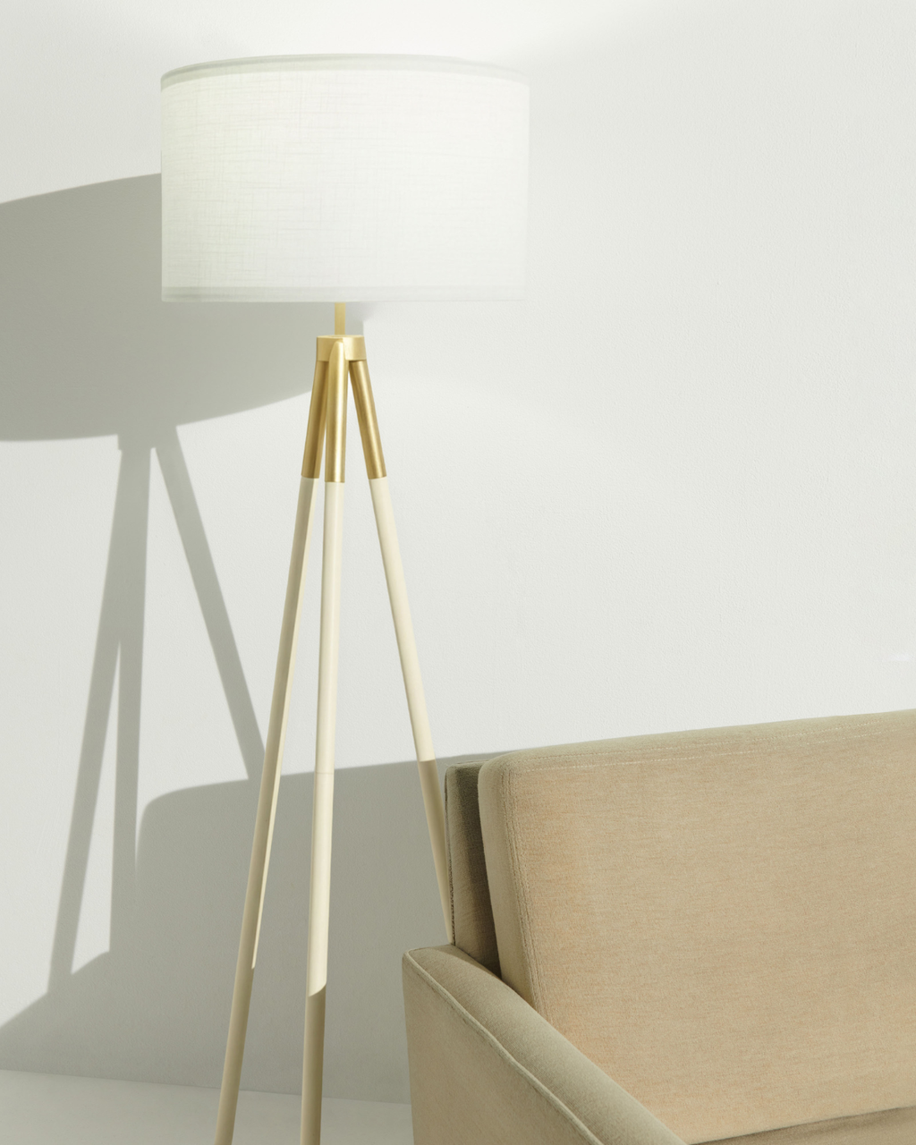 The Levi Floor Lamp-Smart Home Compatible