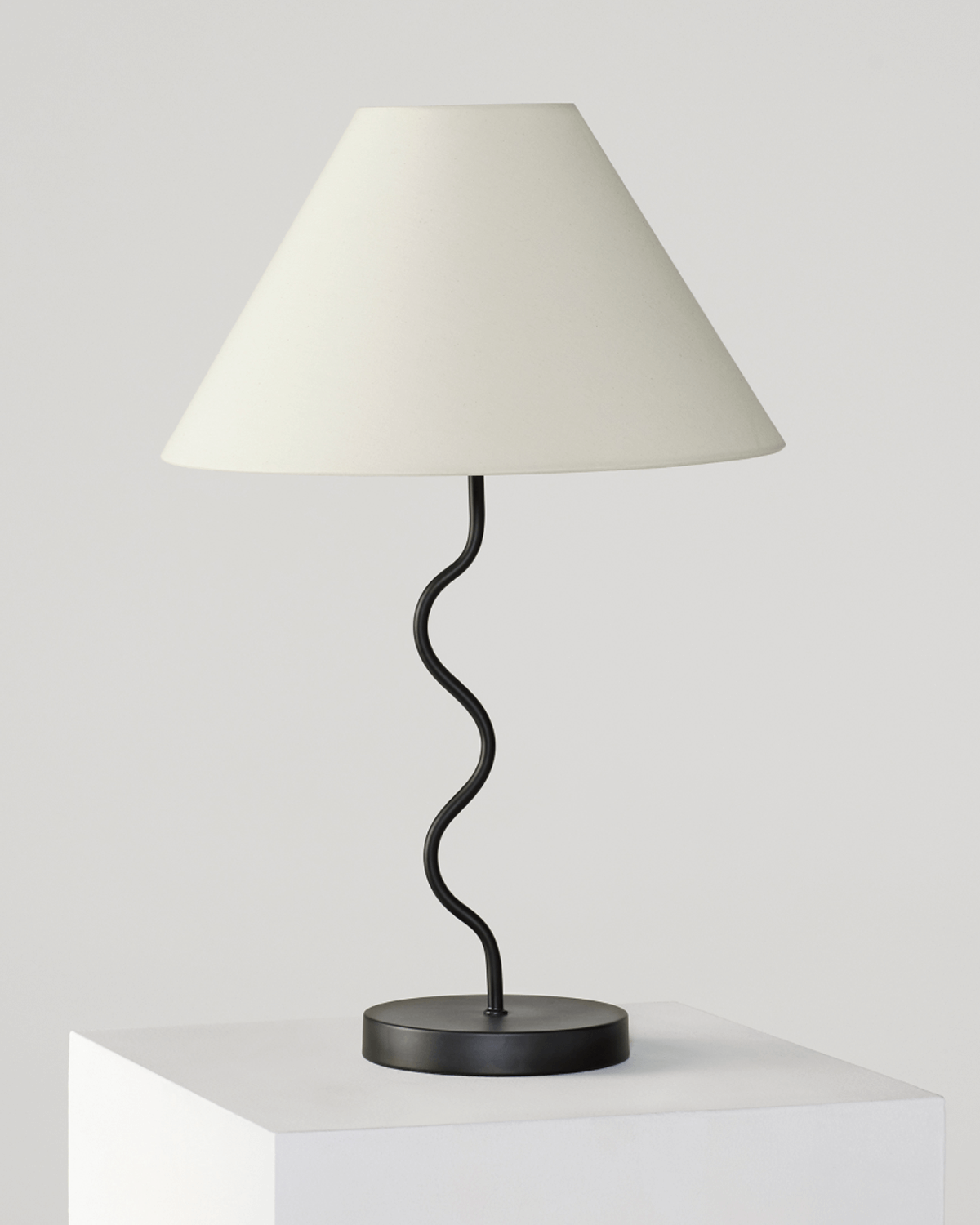 The Wavy Table Lamp