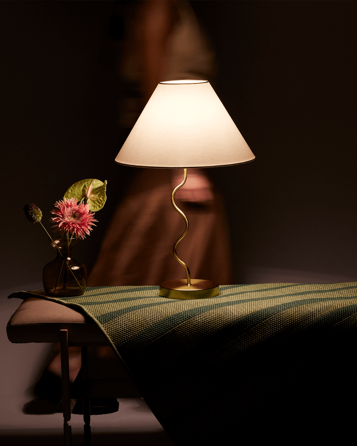 The Wavy Table Lamp