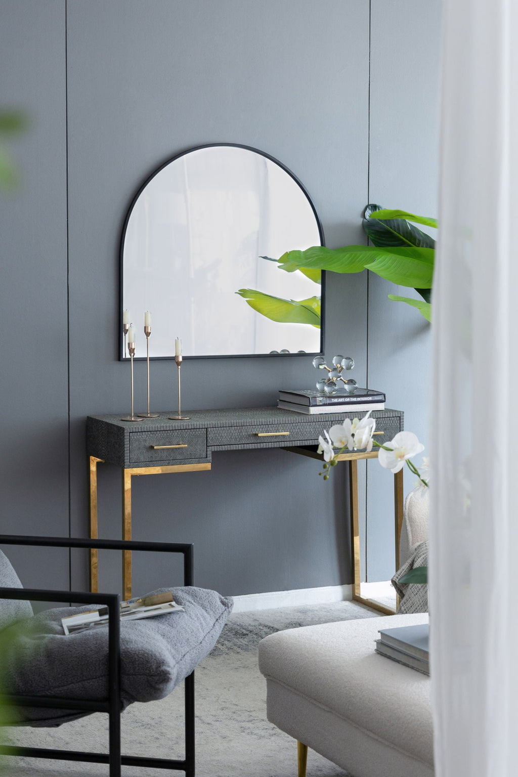 Elegant Arched Mirror With Metal Frame – Wall Mirror for Living Room, Bedroom, or Entryway