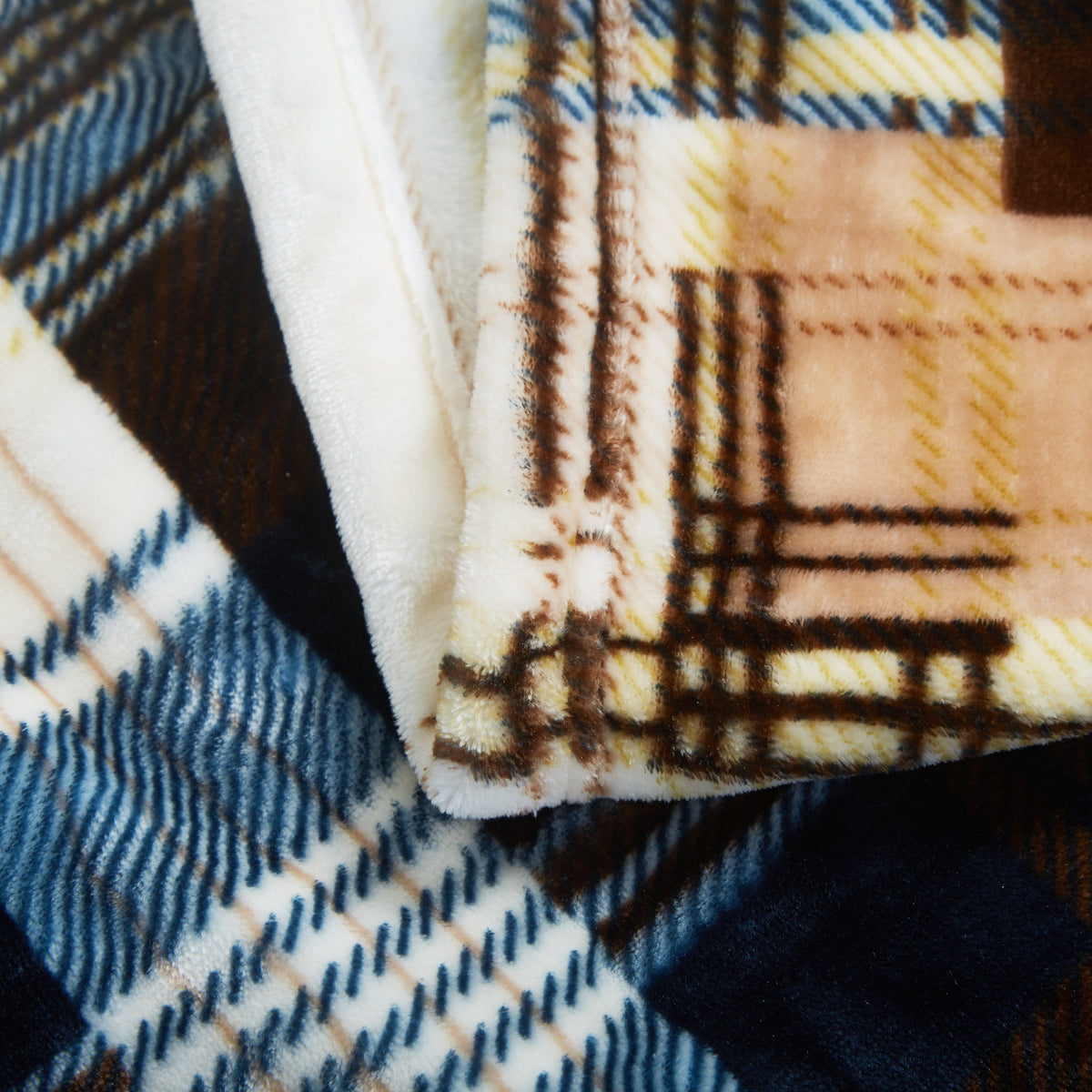 Tache Winter Cabin Flannel Throw Blanket