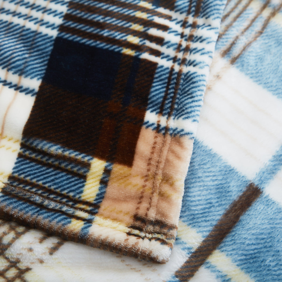 Tache Winter Cabin Flannel Throw Blanket