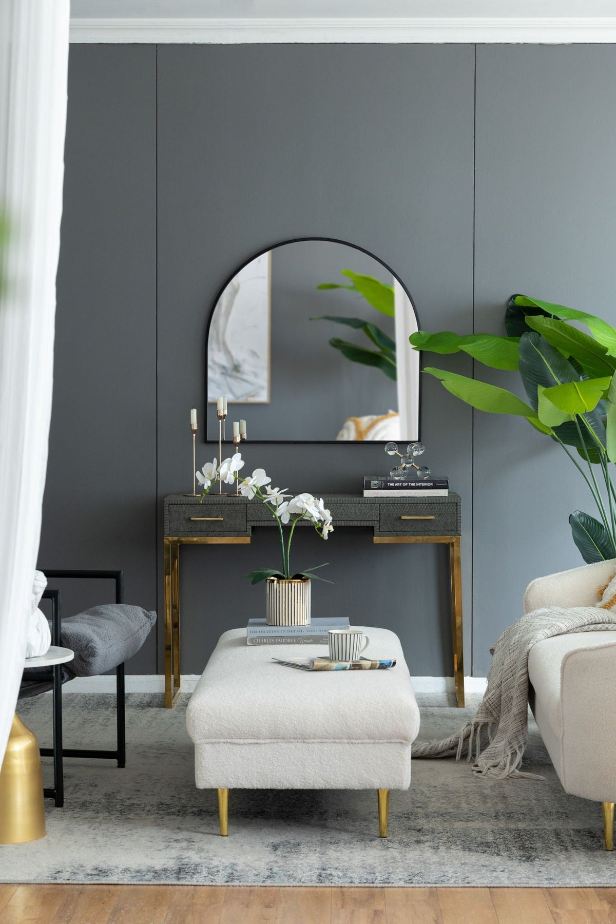 Elegant Arched Mirror With Metal Frame – Wall Mirror for Living Room, Bedroom, or Entryway