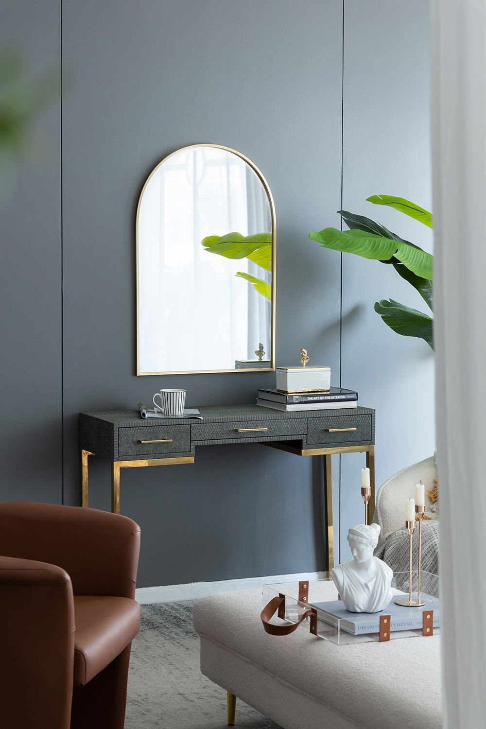 Elegant Arched Mirror With Metal Frame – Wall Mirror for Living Room, Bedroom, or Entryway