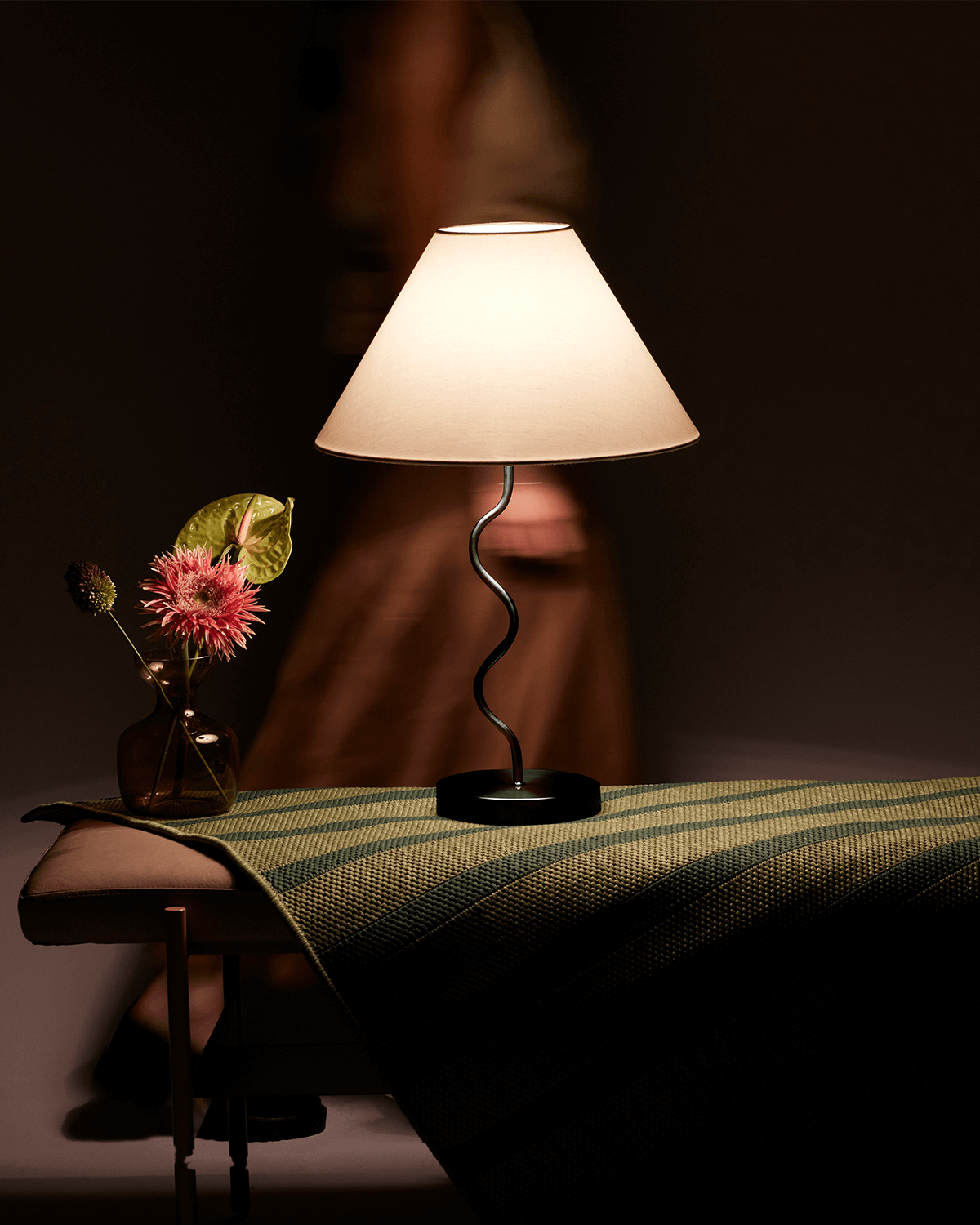 The Wavy Table Lamp